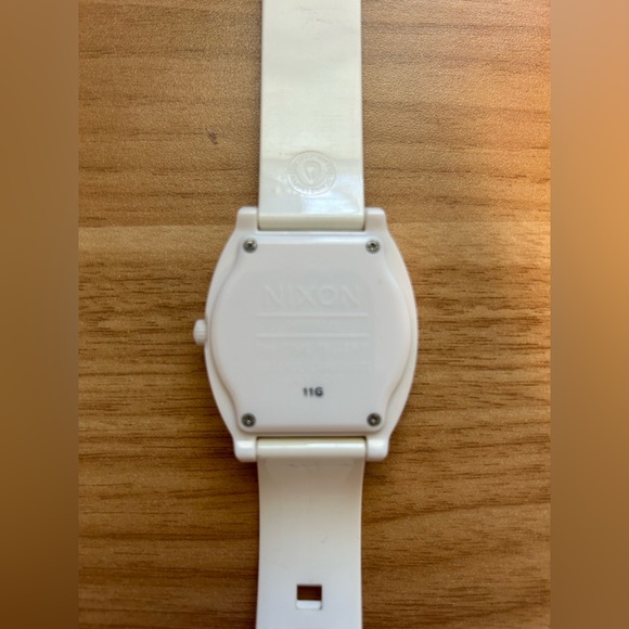 Nixon “The Minimal” White Watch - Picture 4 of 4